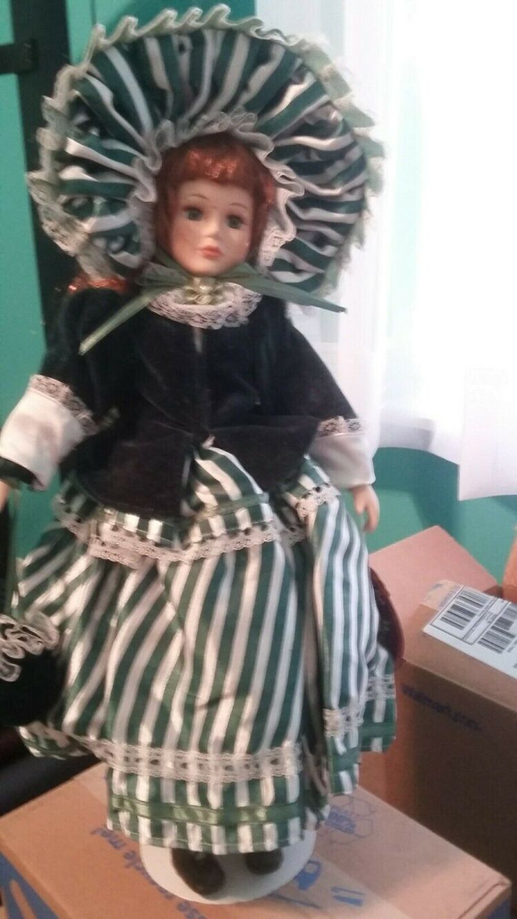 Vintage Heritage Mint Southern Belle Collection Porcelain Doll Beautiful